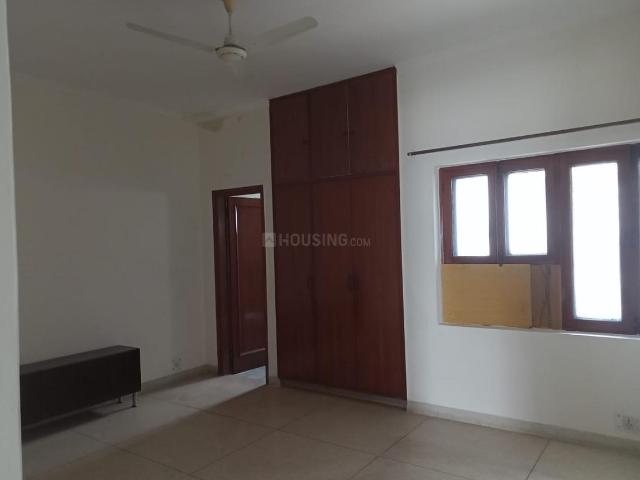 Flat for rent in Deri