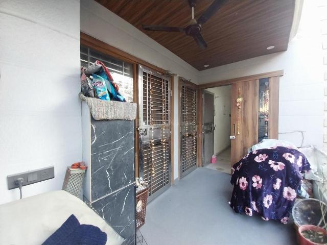 Flat for sale in West Delhi, Deri