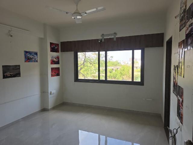 Flat for rent in Sarkhej, Gujarat