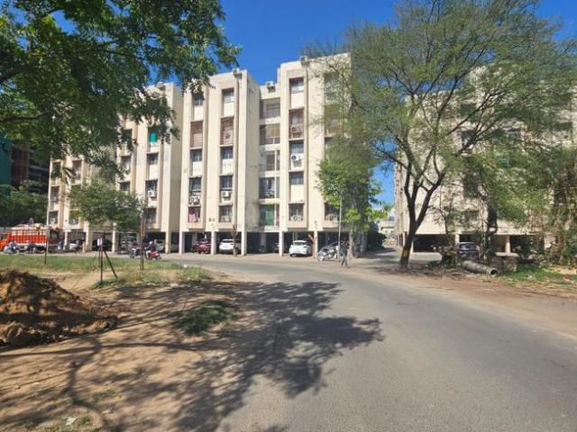 Flat for rent in Sarkhej, Gujarat