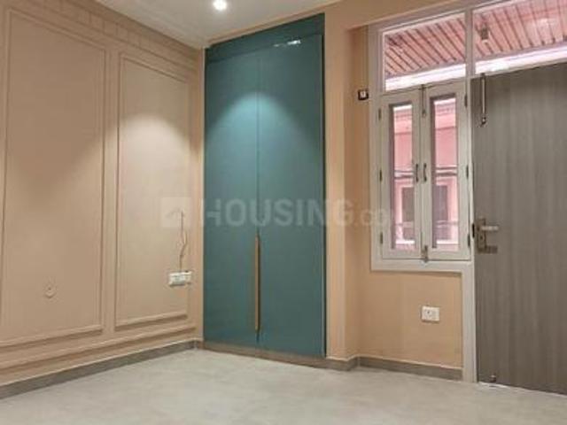 Flat for sale in West Delhi, Deri