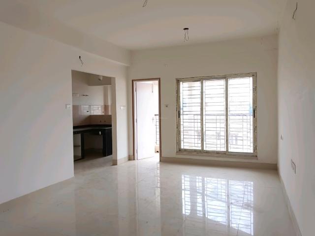 Flat for sale in Lake Gardens, Kolkata