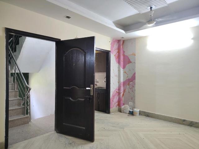 Flat for rent in South Delhi, Deri