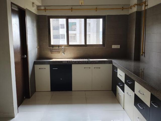 Flat for rent in Sarkhej, Gujarat
