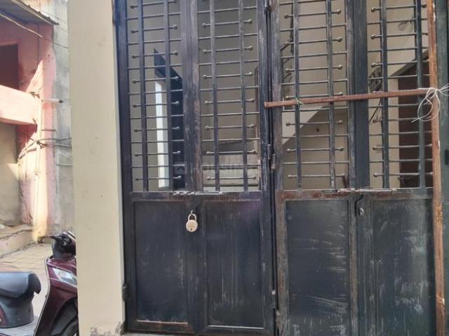 Flat for rent in Nava Bazaar, Vadodara