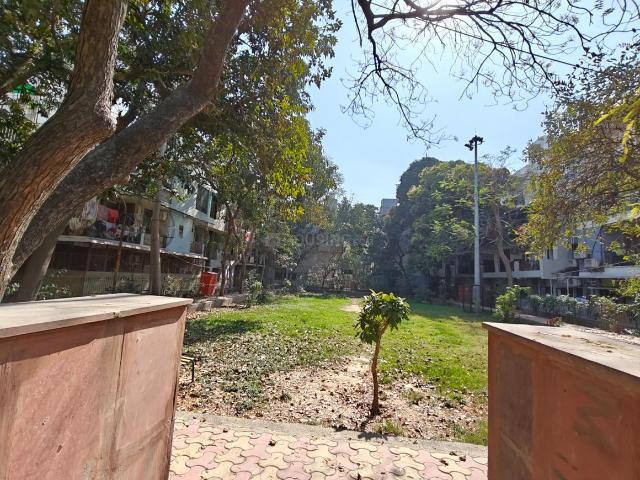 Flat for sale in East Delhi, Deri