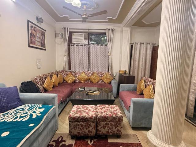 Flat for sale in East Delhi, Deri