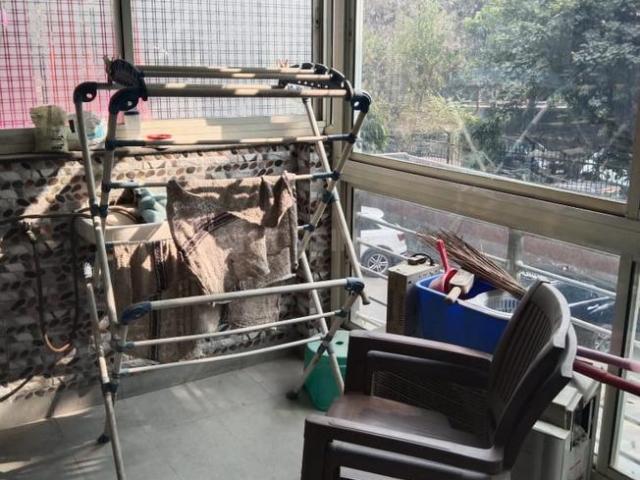 Flat for sale in East Delhi, Deri