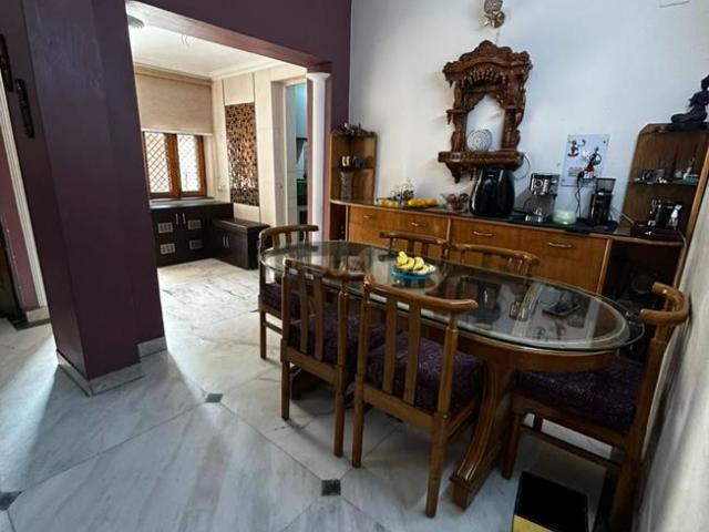 Flat for sale in East Delhi, Deri