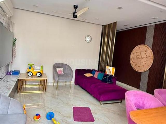 Flat for sale in East Delhi, Deri