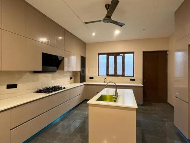 Flat for sale in South Delhi, Deri