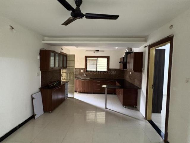Flat for rent in Madya
