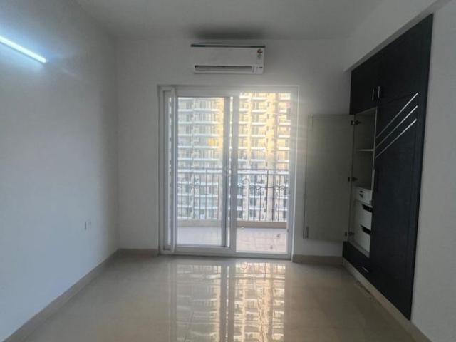 Flat for rent in Noida
