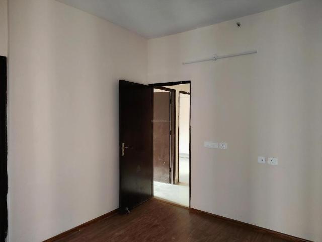 Flat for rent in Amrapali Dream Valley, Gautam Buddha Nagar
