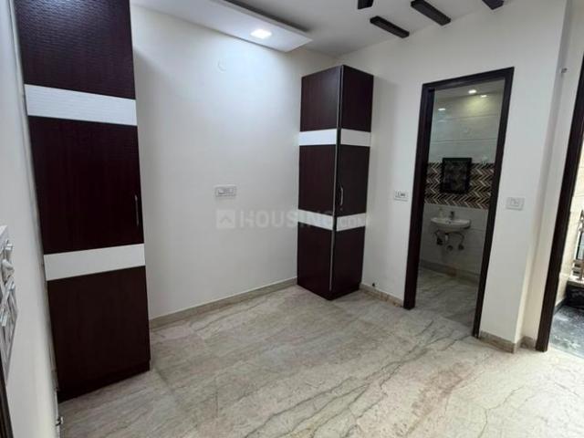 Flat for sale in West Delhi, Deri