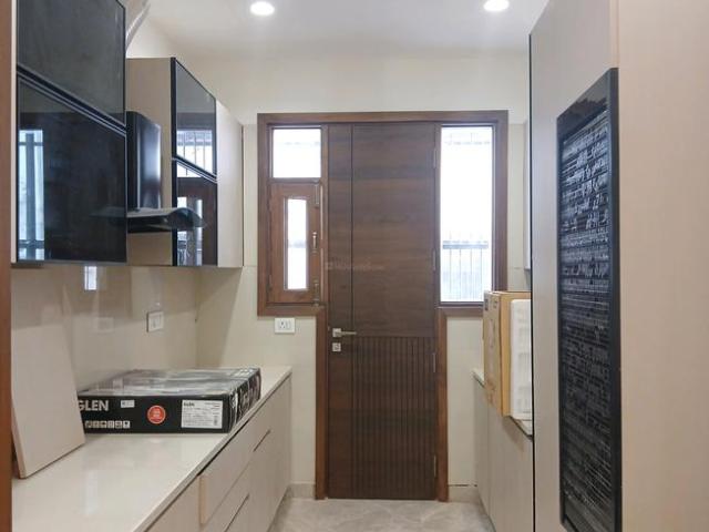 Flat for sale in West Delhi, Deri