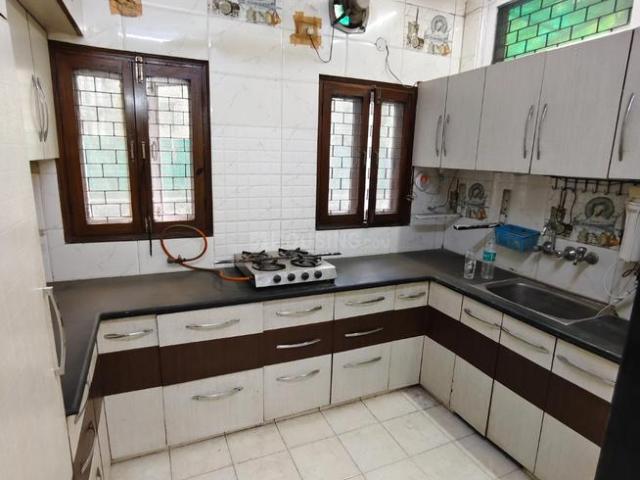 Flat for rent in East Delhi, Deri