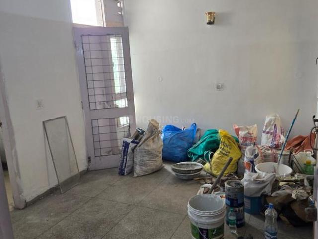Flat for rent in East Delhi, Deri
