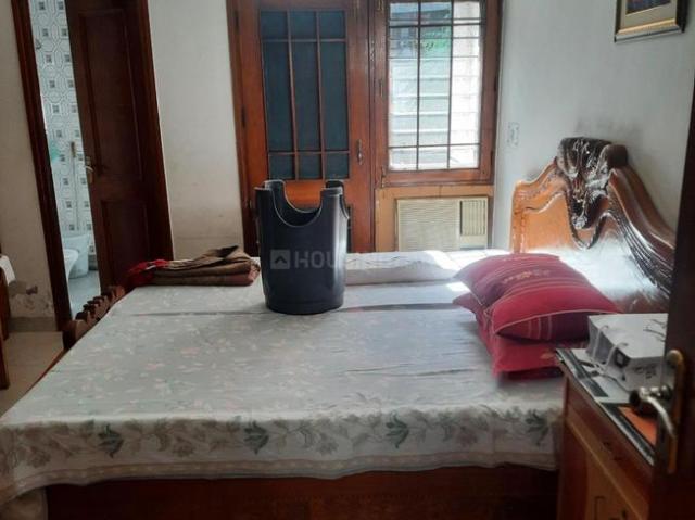 Flat for sale in East Delhi, Deri