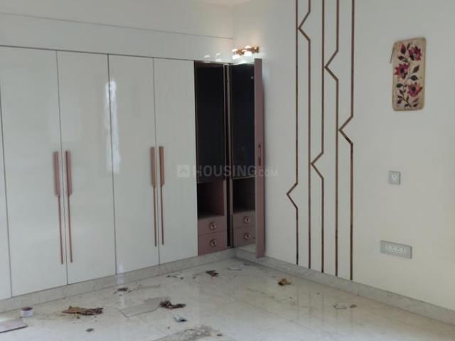 Flat for sale in East Delhi, Deri