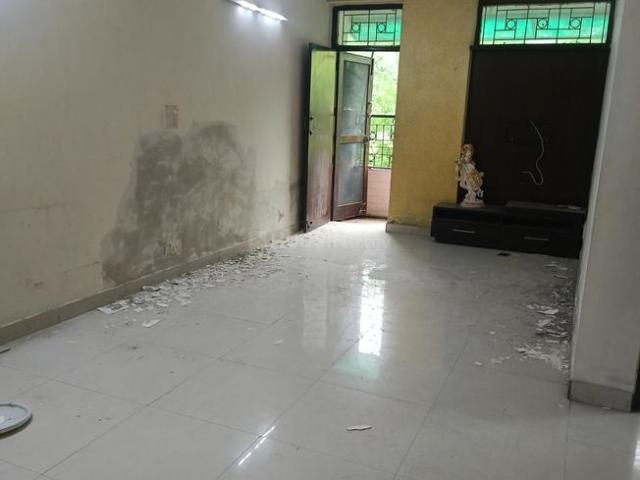 Flat for sale in East Delhi, Deri