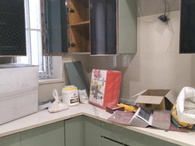 Flat for sale in North West Delhi, Deri