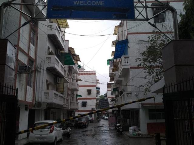 Flat for sale in North West Delhi, Deri