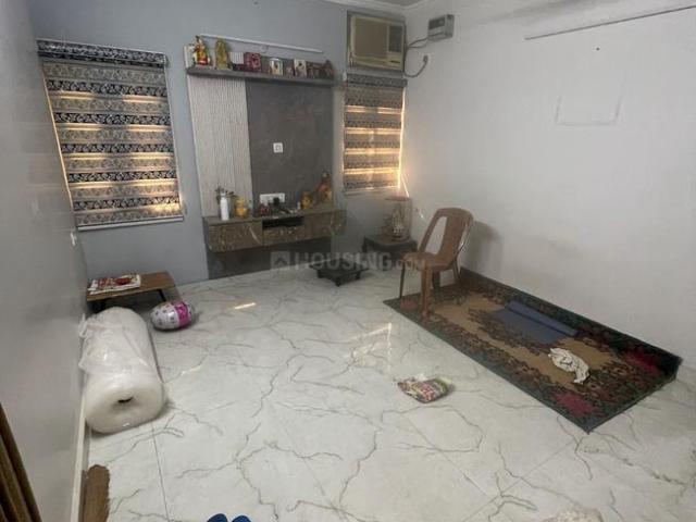 Flat for sale in North West Delhi, Deri