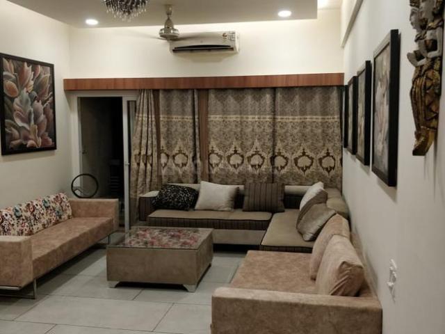 Flat for rent in Sarkhej, Gujarat