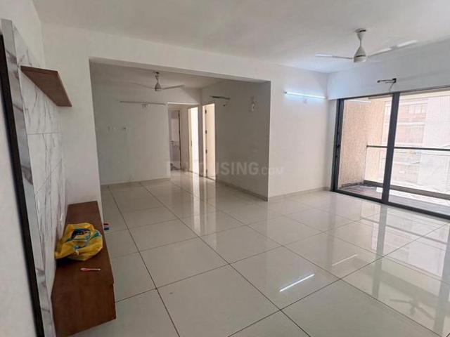 Flat for rent in Sarkhej, Gujarat