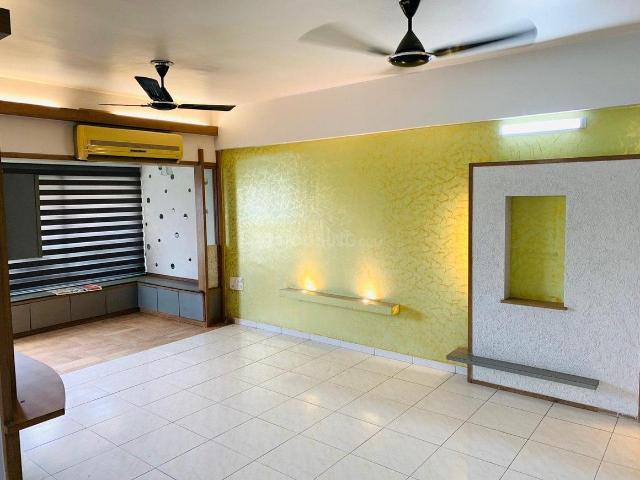 Flat for rent in Sarkhej, Gujarat