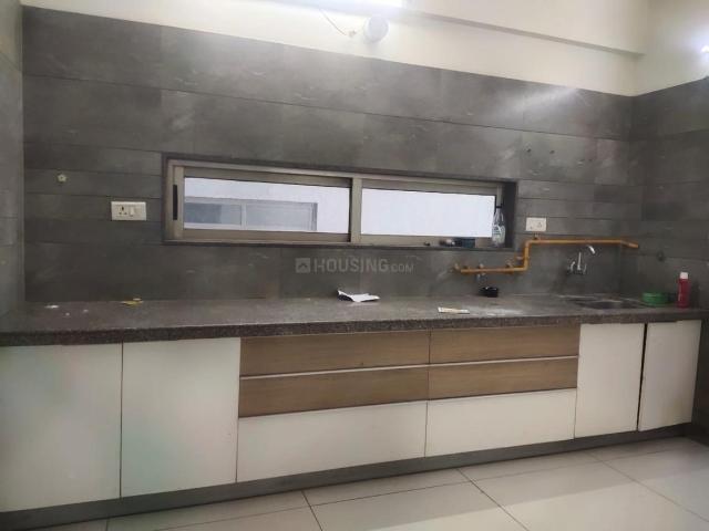 Flat for rent in Sarkhej, Gujarat
