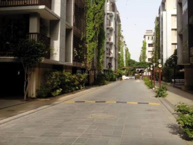 Flat for rent in Sarkhej, Gujarat