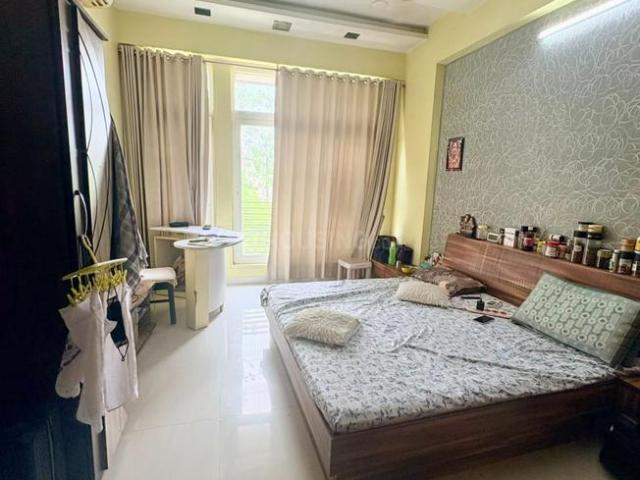 Flat for rent in Sarkhej, Gujarat