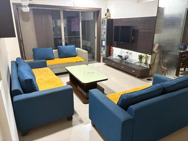 Flat for rent in Sarkhej, Gujarat