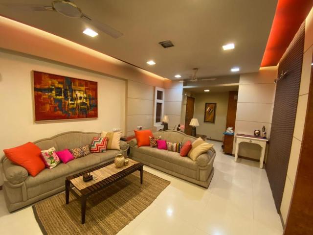 Flat for rent in Sarkhej, Gujarat