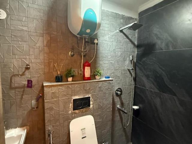 Flat for rent in South Delhi, Deri