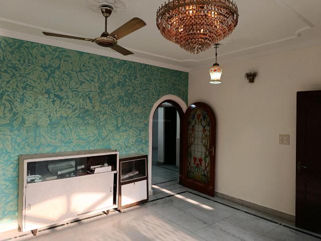 Flat for rent in Deri