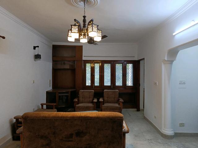 Flat for rent in Deri