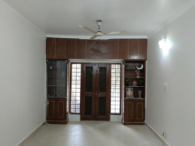 Flat for rent in Deri