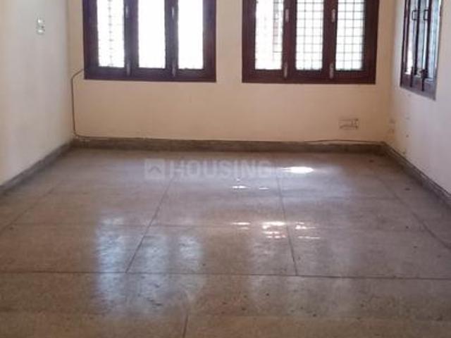 Flat for rent in Deri