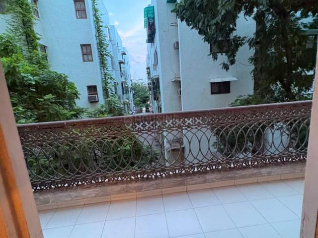Flat for sale in Vastrapur, Ahmedabad