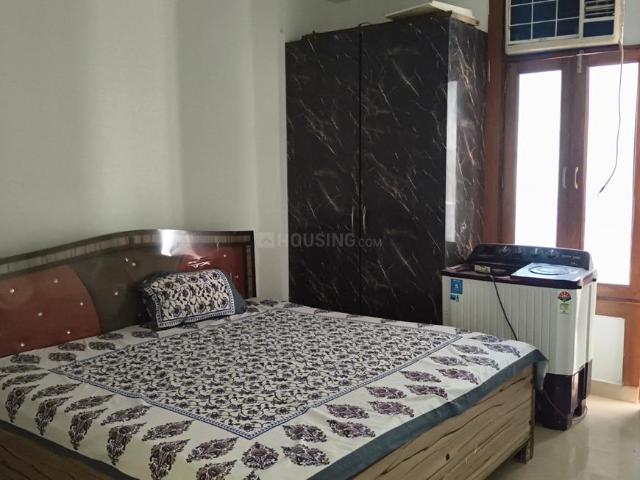 Flat for rent in Hazipur, Noida