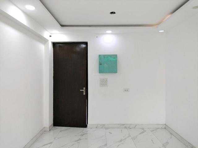 Flat for sale in South West Delhi, Deri