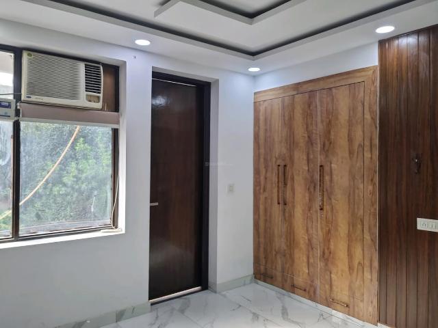Flat for sale in South West Delhi, Deri