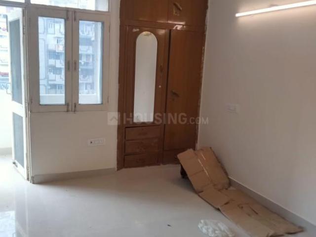 Flat for sale in South West Delhi, Deri