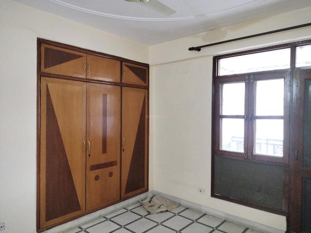Flat for rent in South West Delhi, Deri