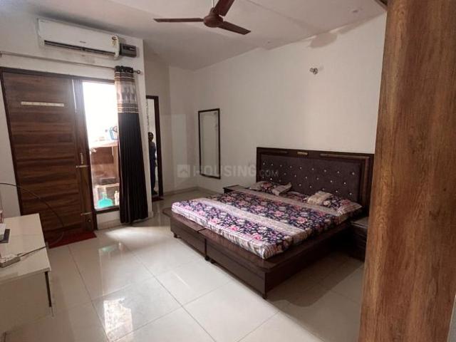 Flat for rent in Sector 127, Kharar