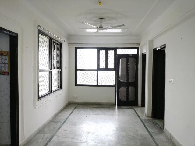 Flat for sale in South West Delhi, Deri