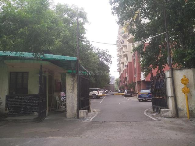 Flat for sale in South West Delhi, Deri